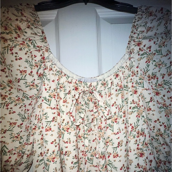 Creamy Floral Midi Dress - Picture 2 of 4